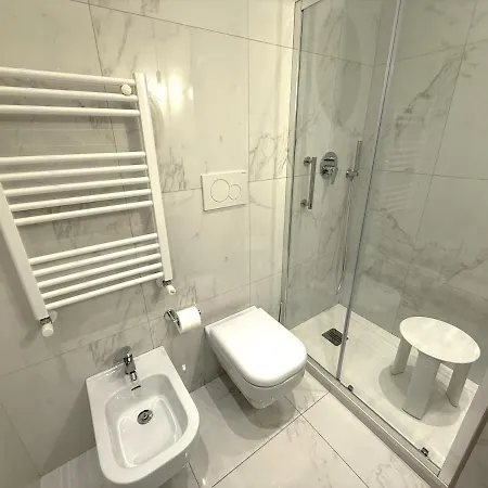 Celentano 25 Boutique * בארי