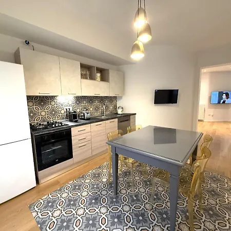 Celentano 25 Boutique * 巴里