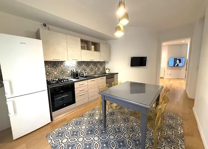 Celentano 25 Boutique * בארי